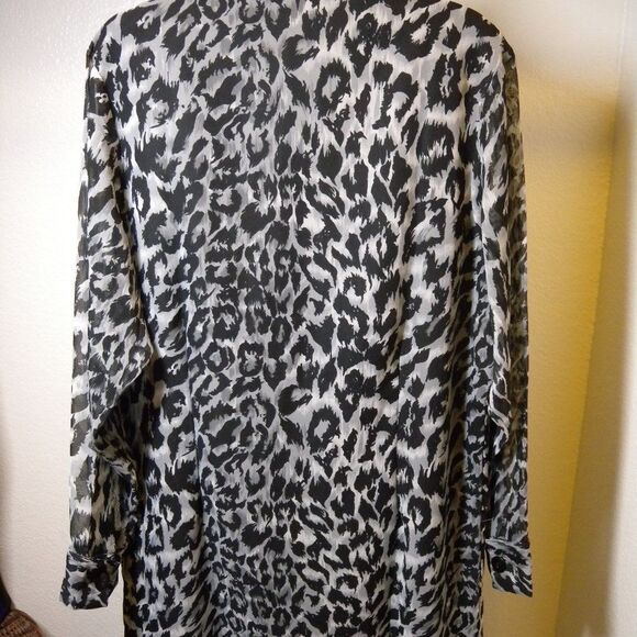 Fleurs By Elegant Additions Leopard Print Blazer Size: S - Picture 11 of 15